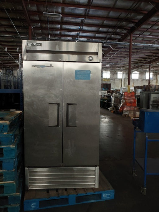 50% off TRUE coolers and freezers.  Mixed load of commercial refrigerators and freezers in Siloam Springs, AR.  Buy it on the 1GNITE marketplace today. 3 Pallet Positions True refrigerator 1 Habco Refrigerator 1 Habco Refrigerator (smaller) 1 True Stainless Steel Freezer - T19F 1